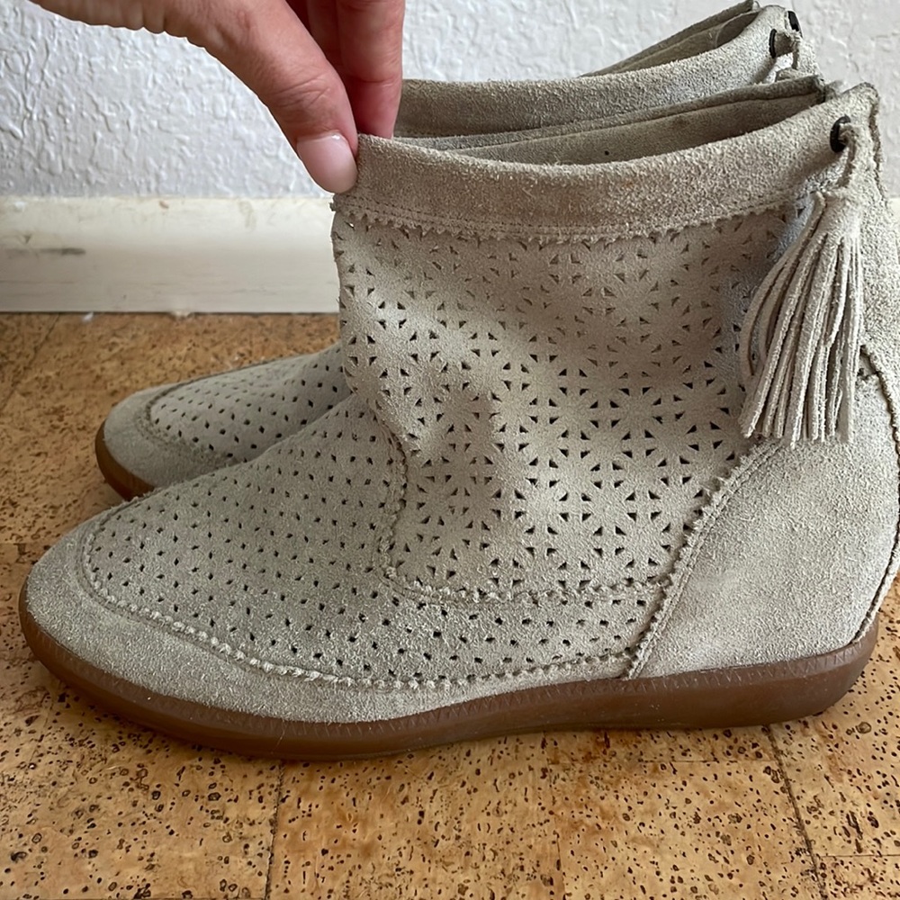 Isabel Marant Suede Lasercut Platform Moccasin Boots Cream size 40